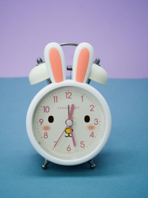 Часы-будильник «Cute rabbit», white (6х9,5 см)