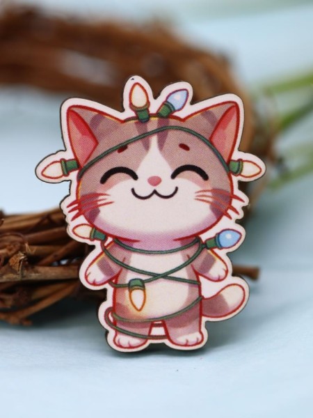 Значок ECO из дерева "Зажигай в Новом Году! Котик" 