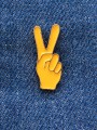 Значок металлический iLikeGift "Fingers"