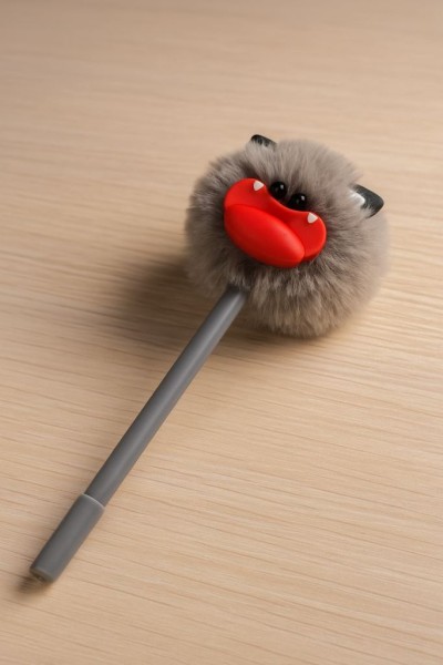 Ручка с помпоном "Big lipst", grey 