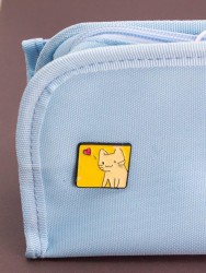 Значок металлический iLikeGift "Cat in love"