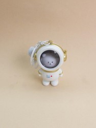 Брелок с подсветкой "Space adentures bear", white