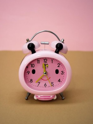 Часы-будильник «Пчёлка Bzz», pink