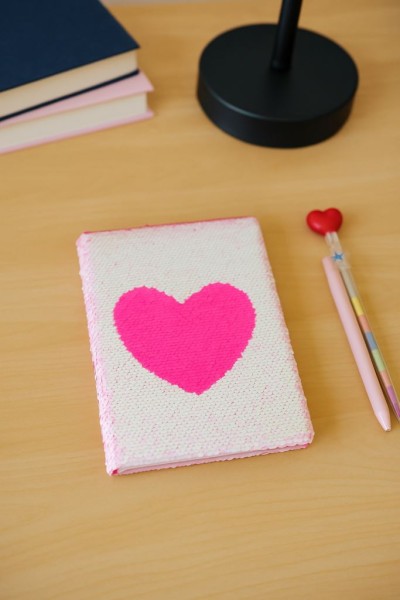 Блокнот с пайетками «Love», pink, 21х14,5 см, плотность 70 гр. 