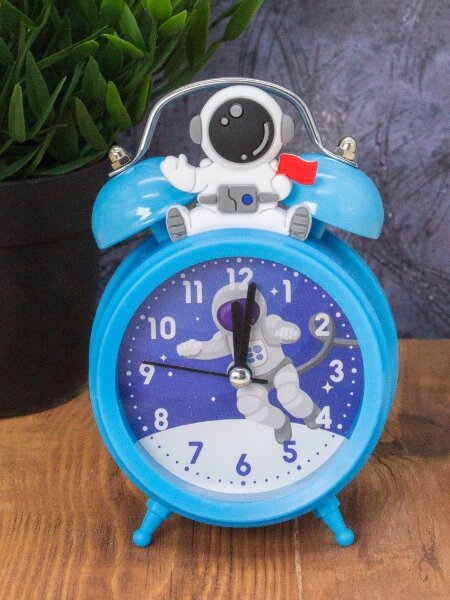 Часы-будильник «Astronaut on the moon», blue 