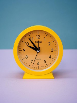Часы-будильник «CLASSIC ROUND», yellow