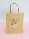 Пакет подарочный крафтовый «Brown Kraft», yellow flowers (21*25,5*10)