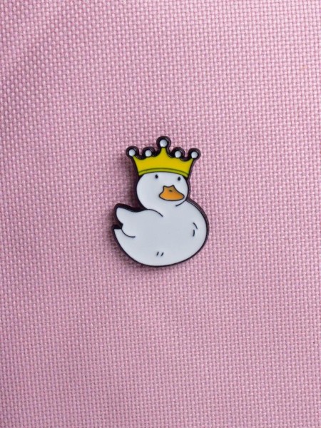 Значок металлический iLikeGift "Queen duck" 