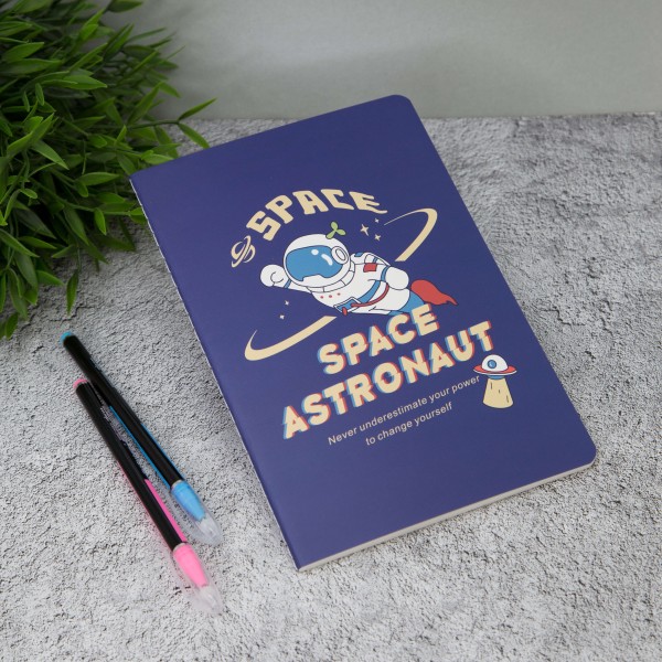 Блокнот (А5) "Space astronaut flying", blue 