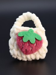 Сумочка для наушников "Strawberry", white (11.5*9.5 см)