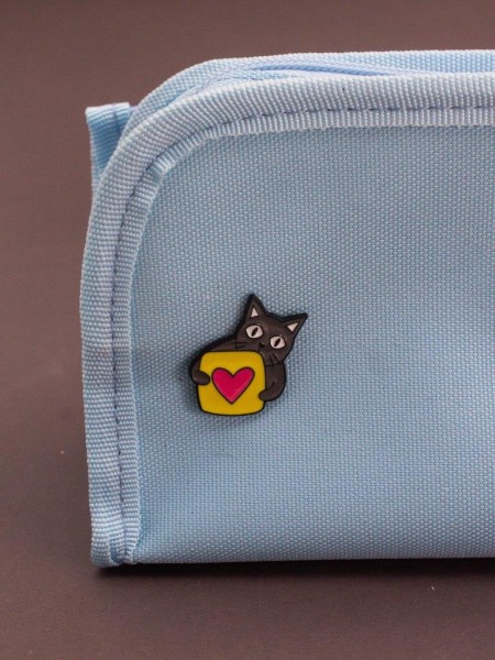 Значок металлический iLikeGift "The romantic cat" 