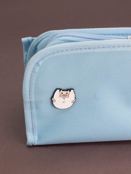 Значок металлический iLikeGift "Piggy upside down" 